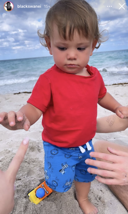 Елена Ильиных и Сергей Полунин поделились новыми фотографиями сына Мира Елена Ильиных и Сергей Полунин поделились новыми фотографиями сына Мира Дети,Дети знаменитостей