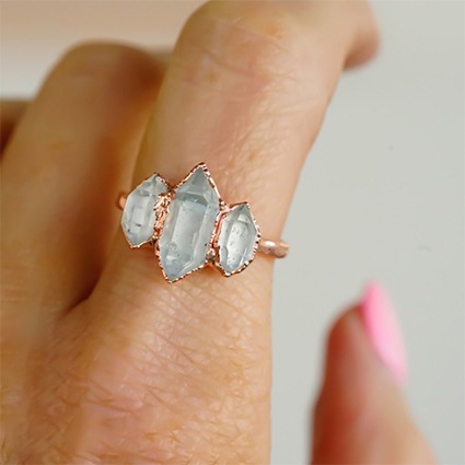 Лунный камень, дай мне сил: как найти свой талисман среди минералов и что они значат Новости моды