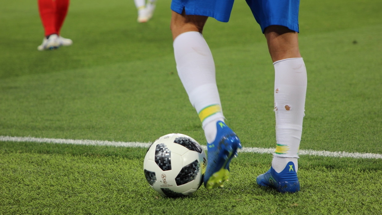 Молодых спортсменов из России могут обязать компенсировать переход в иностранные клубы