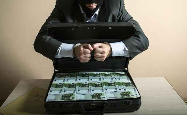 «Крот» для Батьки: Зачем Лукашенко натравил свой КГБ на ФСБ России