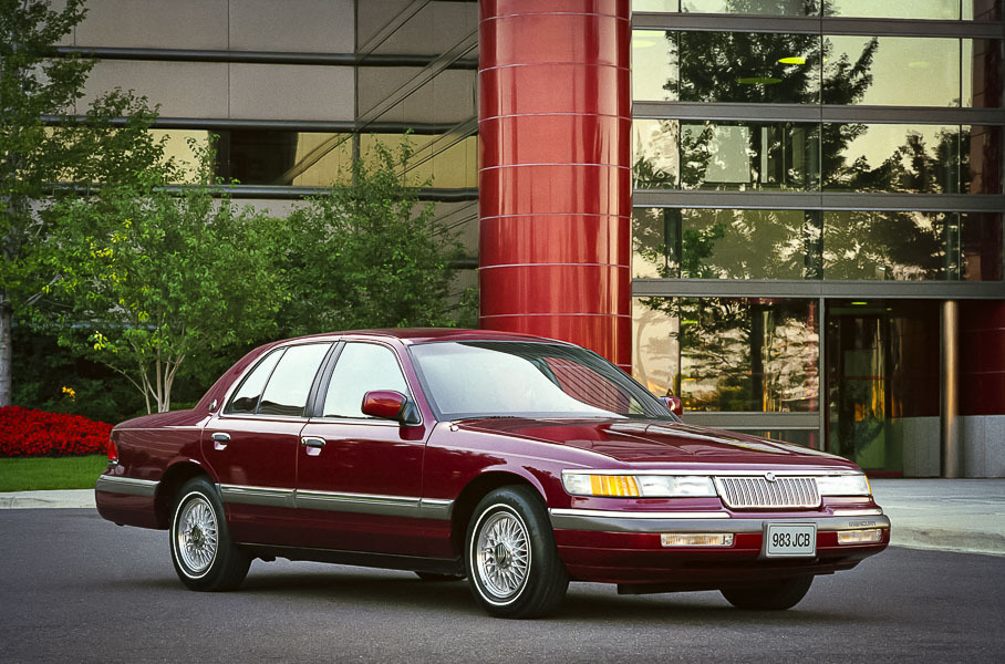 Коп в отставке: 30 лет славному Ford Crown Victoria Читальный зал