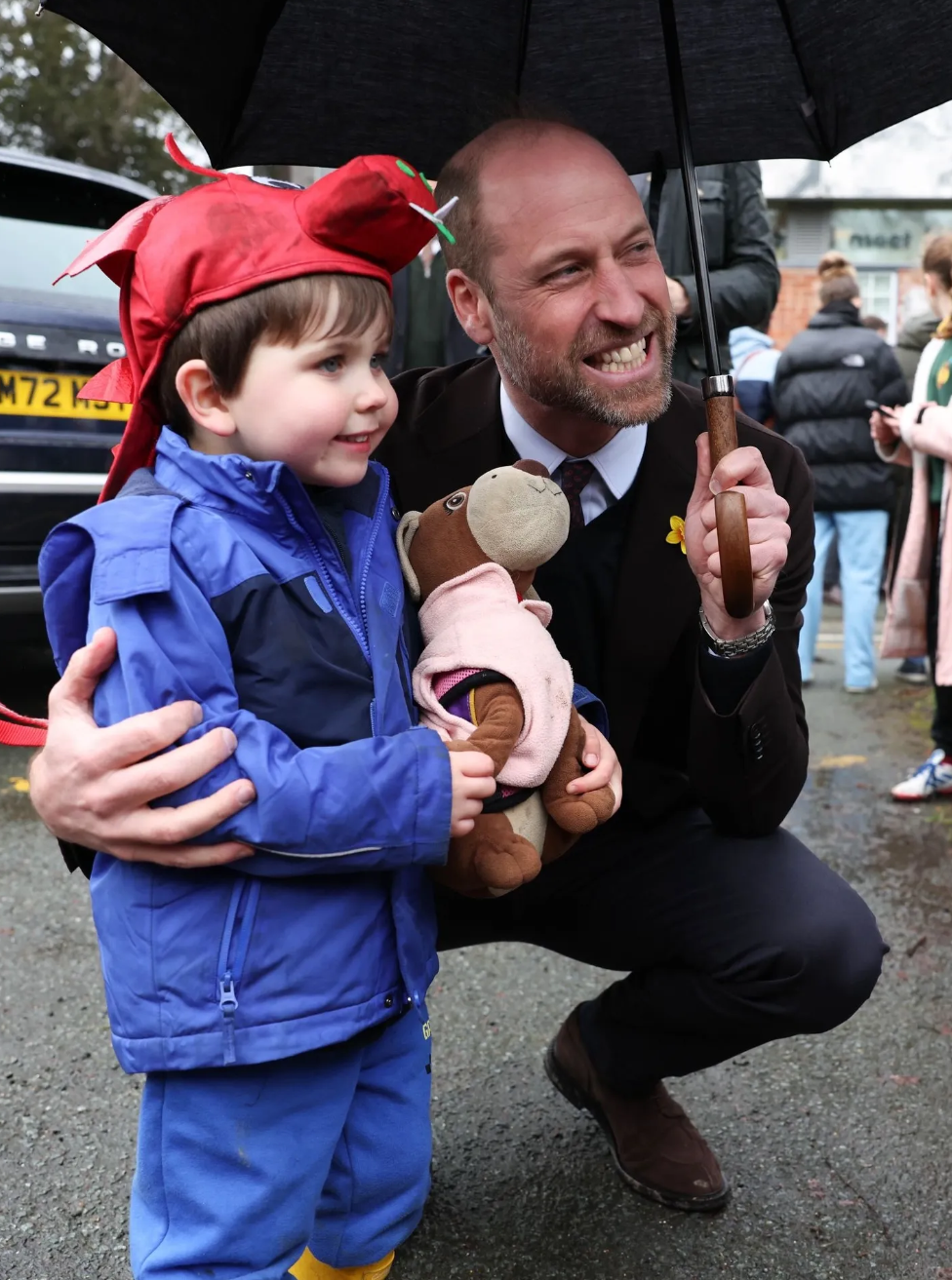 В любимом пальто и с брошью в виде нарцисса: Кейт Миддлтон и принц Уильям посетили Уэльс Миддлтон, принц, Уильям, время, принца, святого, только, бренда, обняла, стиль, пальто, особа, Davies, Oriel, образ, стали, принцесса, премии, BAFTA2026, выбрала