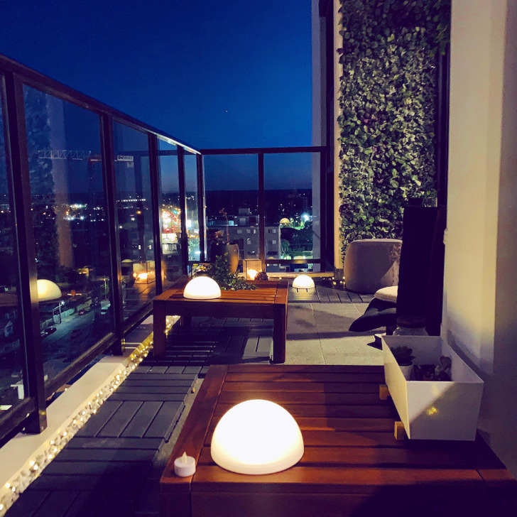 15 человек забабахали балкон мечты, и нам теперь сидеть и завидовать идеи для дома,интерьер и дизайн