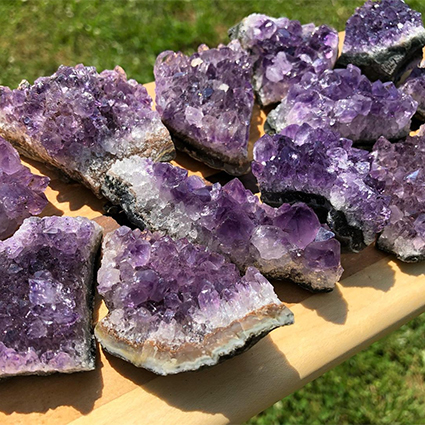 Лунный камень, дай мне сил: как найти свой талисман среди минералов и что они значат Новости моды