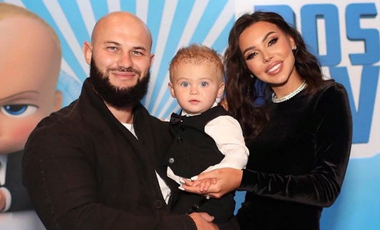 Оксана Самойлова и Джиган отметили первый день рождения сына