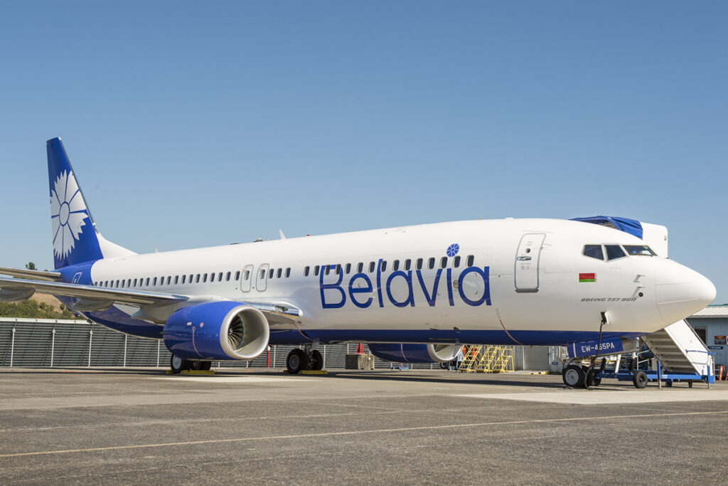 Самолёт Belavia совершил аварийную посадку в Москве