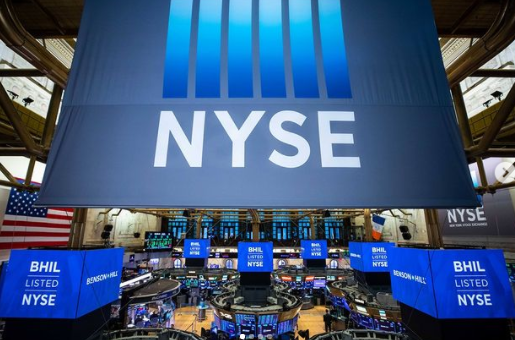 Фондовые биржи США слабо снижаются в ожидании отчетностей IT-гигантов