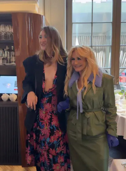 Полина Аскери, Нино Нинидзе, Люся Чеботина и Мария Миногарова поддержали Викторию Шелягову на презентации журнала Виктория, Шелягова, гостей, видео, также, Миногарова, другие, присутствовали, Андрей, Москве, котором, Газманов, женой, Мариной, Екатерина, Земская, прошлом, собирала, Масленицу, Малахов