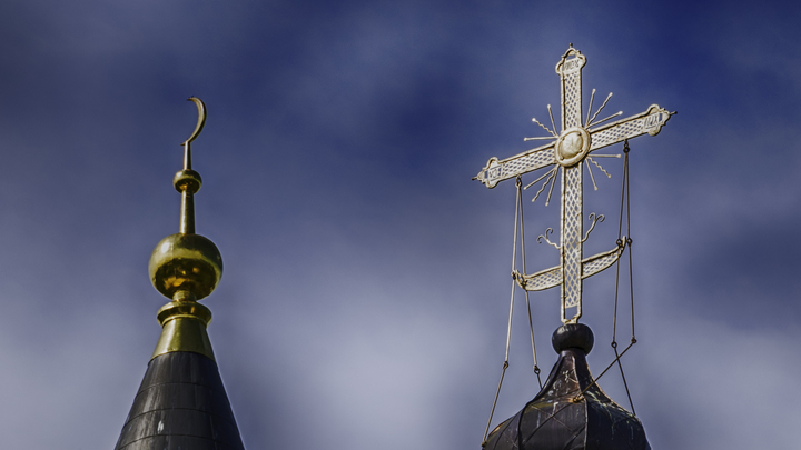 "Заигрывание с ваххабитами": Заставят ли российских мусульман разводиться с женами-христианками