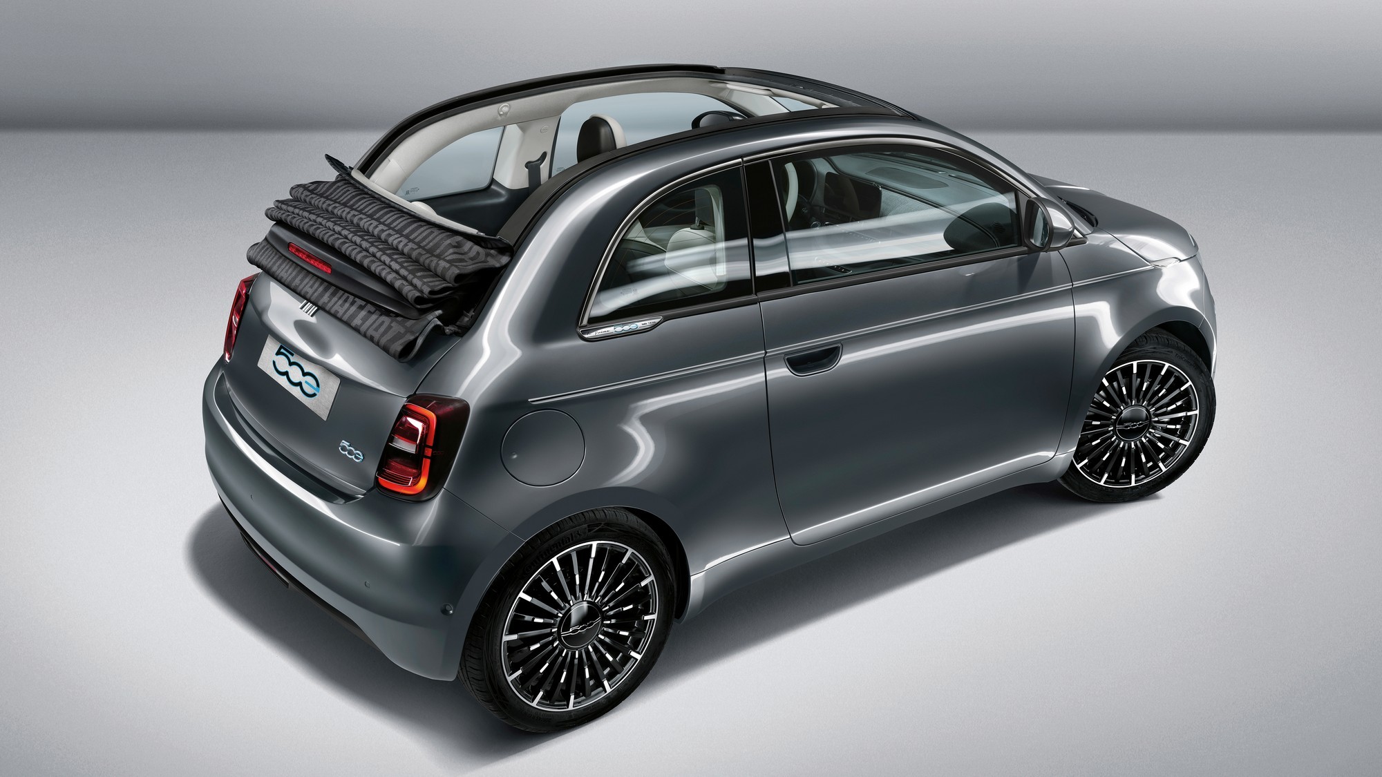 Практичная асимметрия: новый Fiat 500 получит дополнительную боковую дверь дверь, будет, кузова, основного, против, стойки, модификация, центральной, хэтчбека, боковые, двери, всего, багажная, борту, дверью, дополнительной, Клабмана, хэтчбек, новом, кабриолет