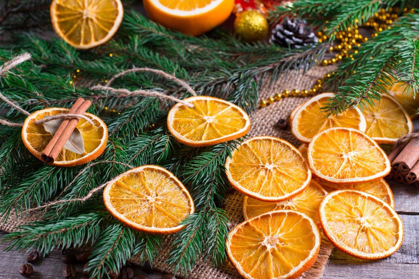Сушеные апельсины: вкусное угощение и красивая идея для декора