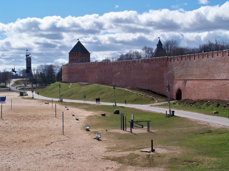 стены кремля и городской пляж Города России, Господин Великий Новгород, великий новгород, новгород, пейзажи, путешествия, россия