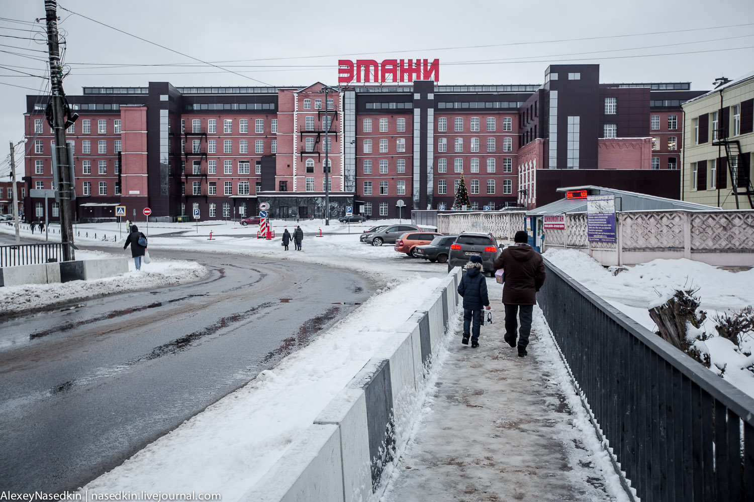 Ад русских трущоб. Так живут в XXI веке городок, Васильевич, Савва, которых, барину, Морозовых, своей, например, большие, вокруг, условиях, местом, время, могли, фабрику, вполне, буквально, величия, мануфактуру, жилого