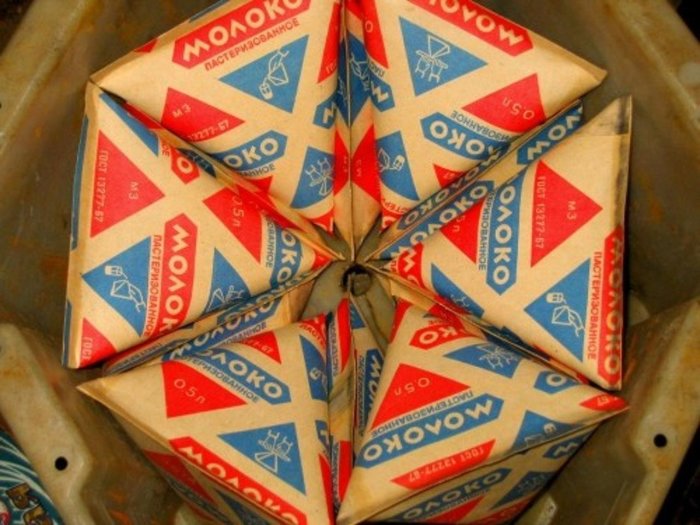 Почему в СССР молоко было в пирамидках и стеклянных бутылках, а вся еда в бумаге?