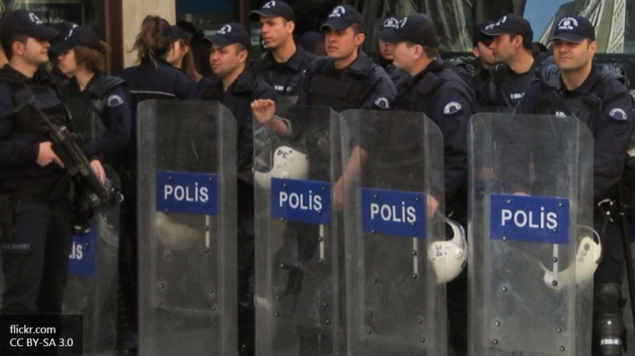 Полиция Стамбула разогнала гей-парад резиновыми пулями и газом