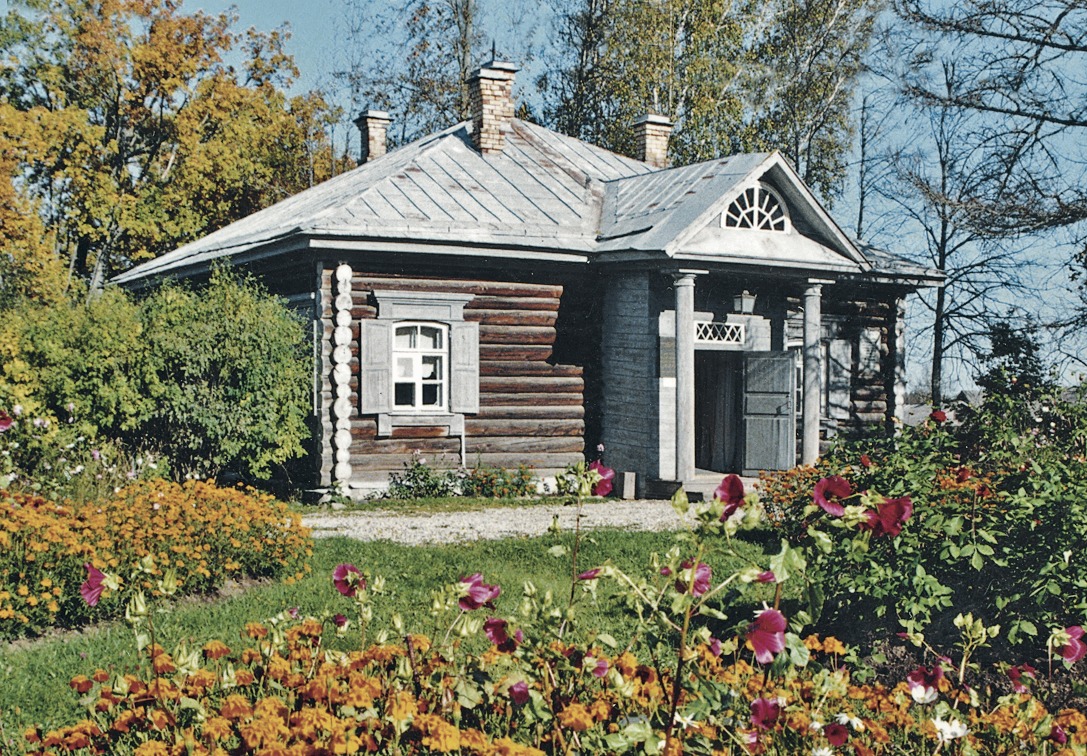 Усадьба суворова в новгородской. Суворовское Кончанское Боровичи. Музей-усадьба Суворова Кончанское-Суворовское. Суворовское Кончанское Боровичи музей. Музей Суворова в селе Кончанское-Суворовское.