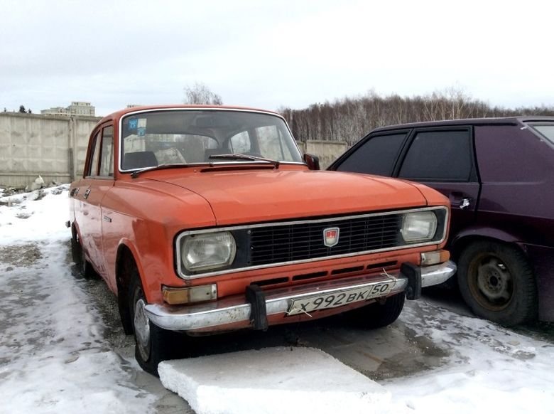 Автомобили, которые нашли во время сноса московских гаражей 