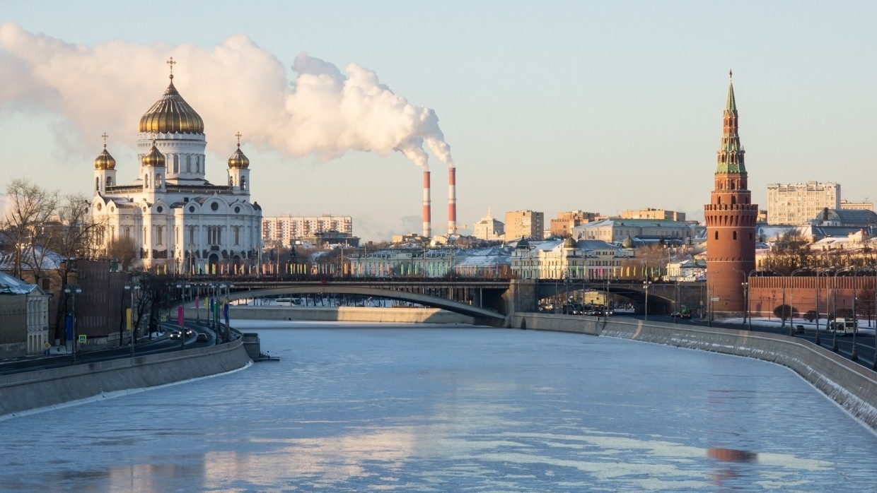 Плюсовая температура и туман ожидаются в Москве 24 января
