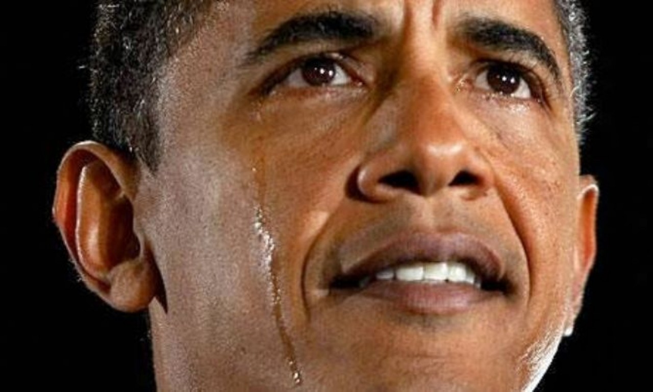 Скупая мужская слеза. Обама плачет Мем. Знаменитости плачут. Слезы радости. Скупая слеза.