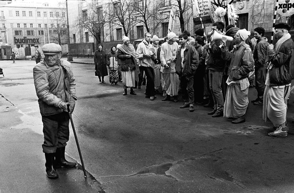 Начало 1990. Секты 1990. Секты 1990 Россия. Секты в 90-х годах в России. Религиозное движение СССР.