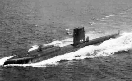 На фото: дизельная подводная лодка «Грэйбэк» (SSG-574)