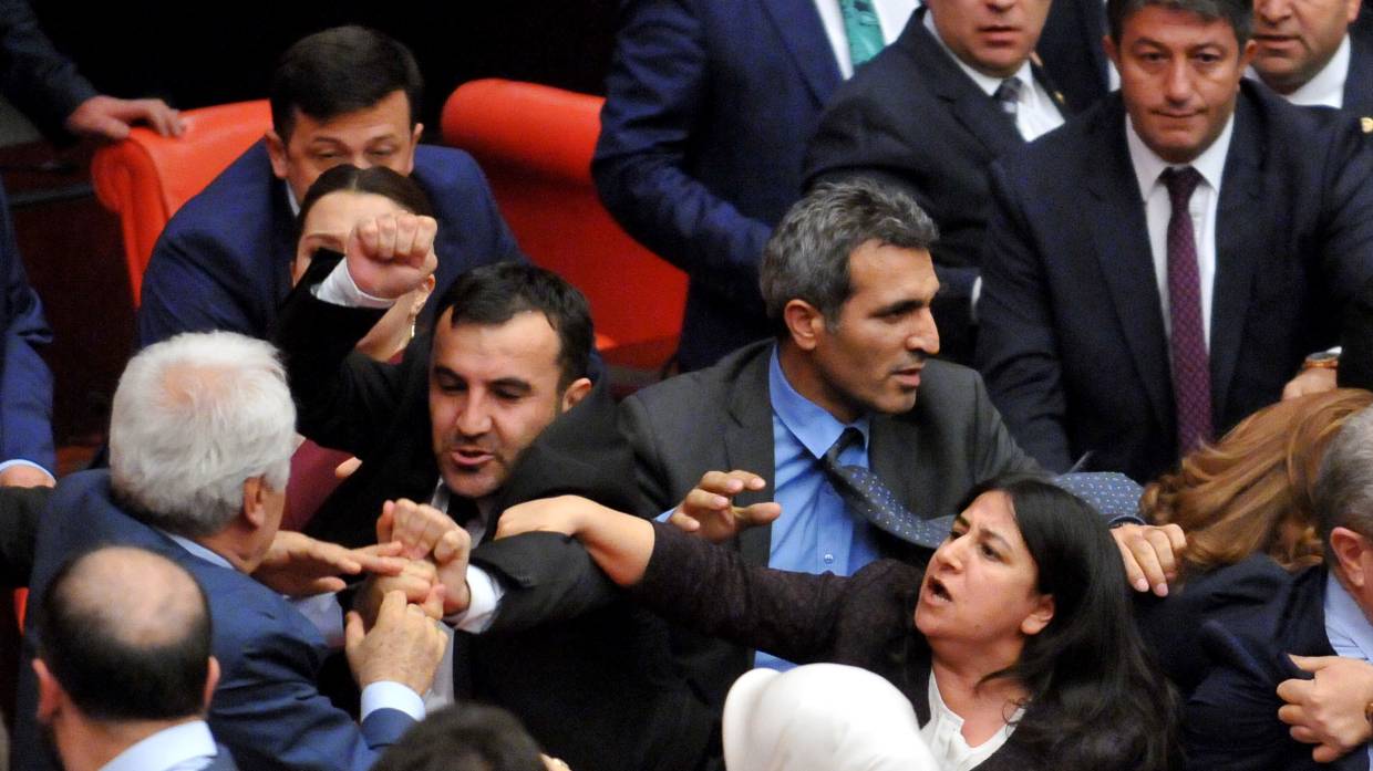 Драка произошла в районной администрации в Дагестане