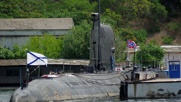 Подводная лодка Б-435 Черноморского флота РФ в Севастополе 
