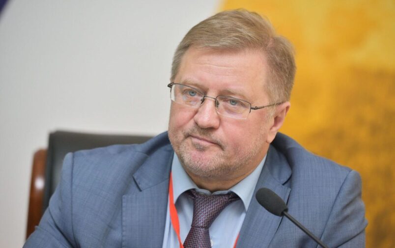 «Не так давно лидер КПРФ Геннадий Зюганов заявил, что из России за рубеж сбежали 5 бывших вице-премьеров. На самом деле ситуация гораздо хуже»