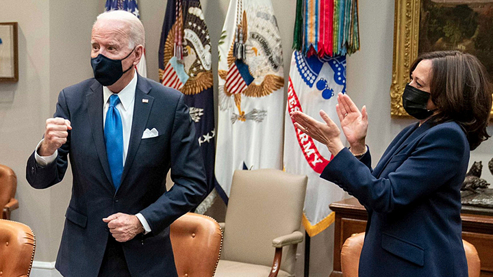 ОНА УЖЕ ПРЕЗИДЕНТ: ПОСЛЕ ОПЛЕУХИ ОТ ПУТИНА БАЙДЕН МЕЧТАЕТ ОТПРАВИТЬСЯ ДОМОЙ, ПОДАЛЬШЕ ОТ БЕЛОГО ДОМА