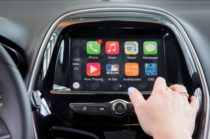 Демонстрация работы Carplay от Apple.