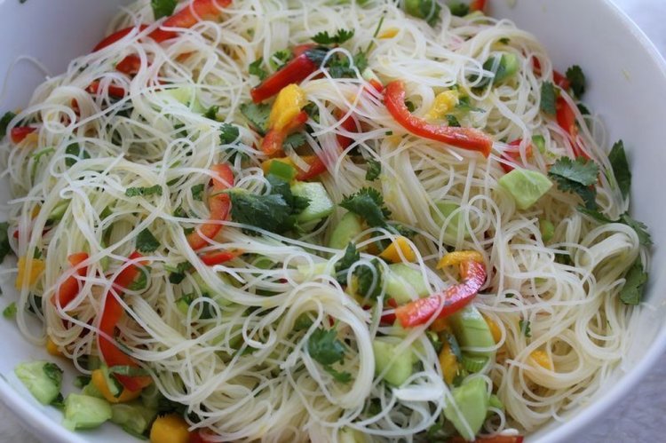 15 рецептов с рисовой лапшой, которые придутся по вкусу каждому 15 рецептов с рисовой лапшой, которые придутся по вкусу каждому рисовой, лапшу, соуса, лапши, понадобится, рисовую, минут, чеснока, обжарь, зубчика, добавь, овощи, соевого, лапша, перец, Отвари, Рисовая, специи Приготовление, чеснок, болгарский