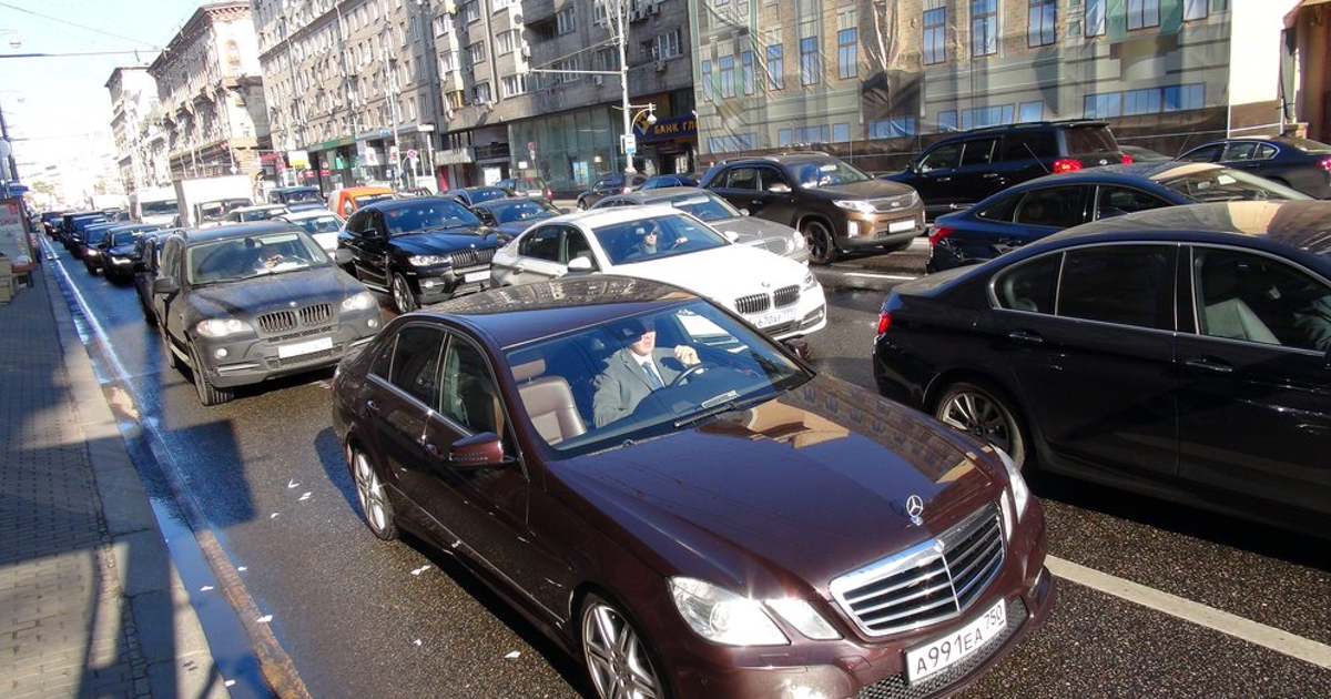 В ГИБДД призвали водителей отказаться от личных машин авто и мото,новости автомира