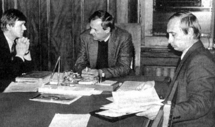 Чубайс и Путин на совещании у Собчака, 1991 год
