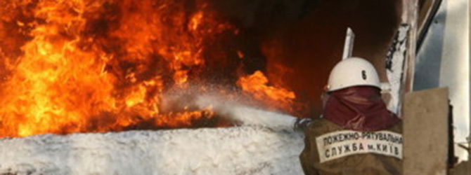 Глашатай Турчинова обещает, что магазины «Рошен» будут гореть по всей Украине