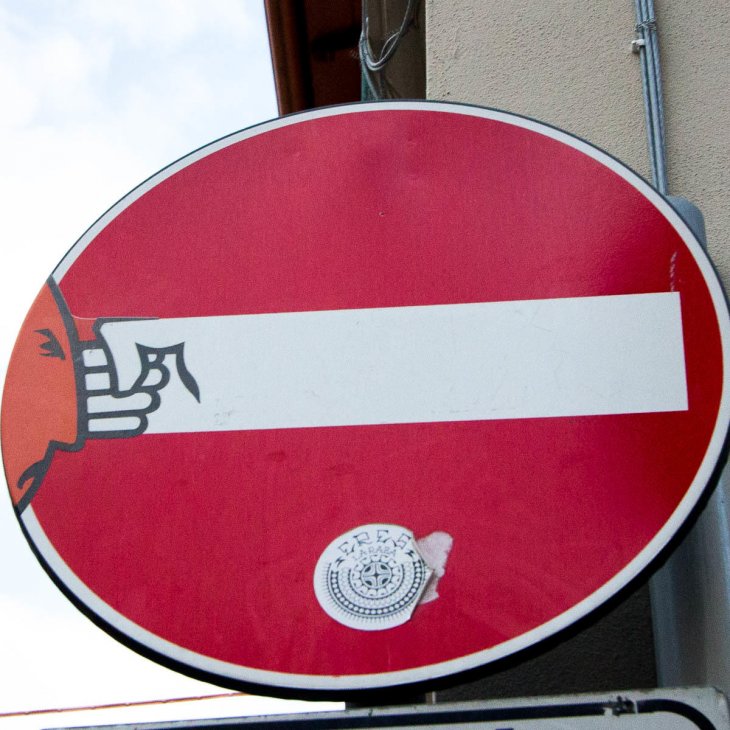 Необычный подход властей Флоренции к дорожным знакам Необычный подход властей Флоренции к дорожным знакам