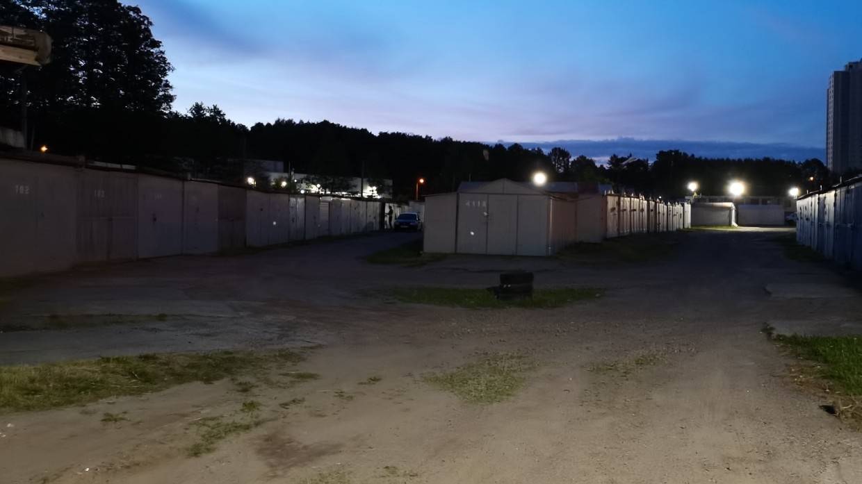 Петербуржцы вышли на митинг против сноса гаражей в кооперативе «Маяк»