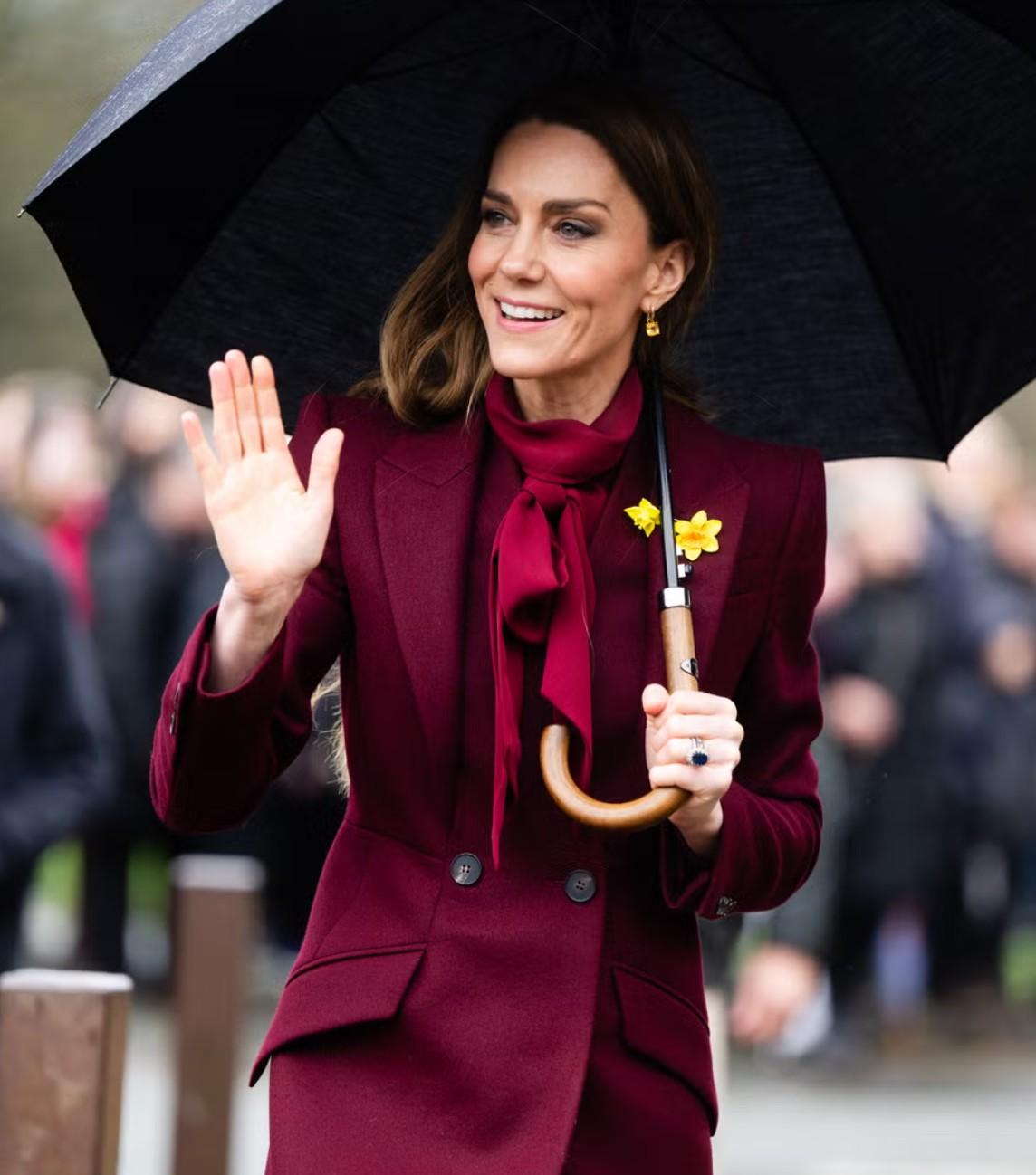 В любимом пальто и с брошью в виде нарцисса: Кейт Миддлтон и принц Уильям посетили Уэльс Миддлтон, принц, Уильям, время, принца, святого, только, бренда, обняла, стиль, пальто, особа, Davies, Oriel, образ, стали, принцесса, премии, BAFTA2026, выбрала