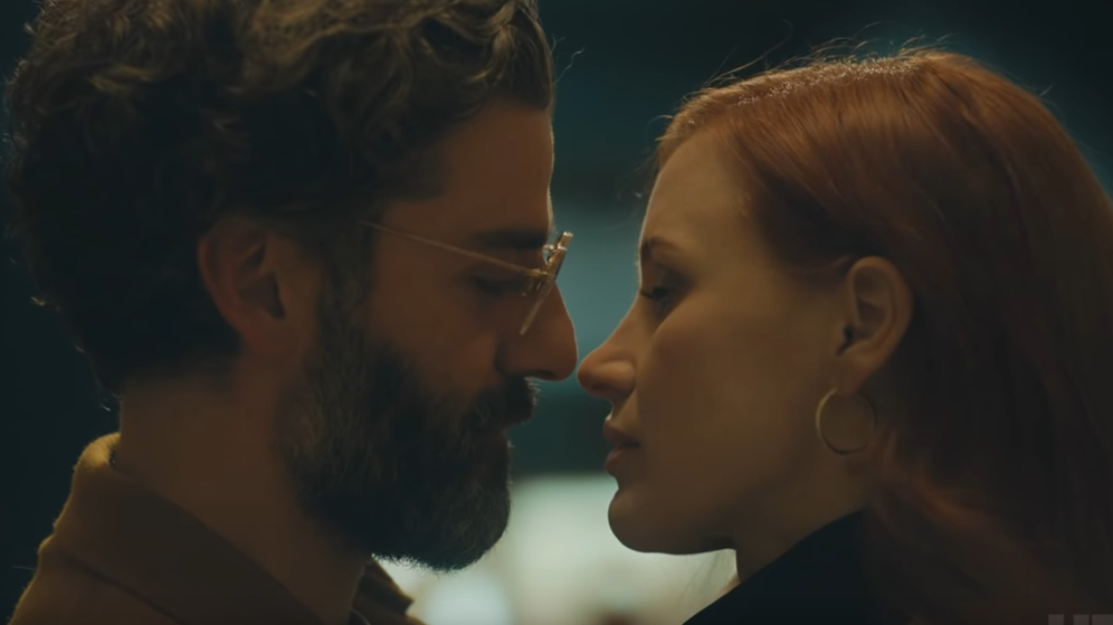 Оскар Айзек поцеловал Джессику Честейн у всех на глазах Шоу-бизнес