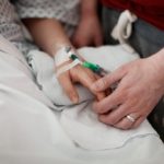 Родственникам и близким разрешат посещать пациентов в реанимации