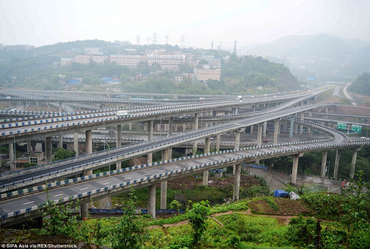 Пять уровней упорства китайцев: супер автомагистрали Чунцина автомобили,невероятное на дорогах