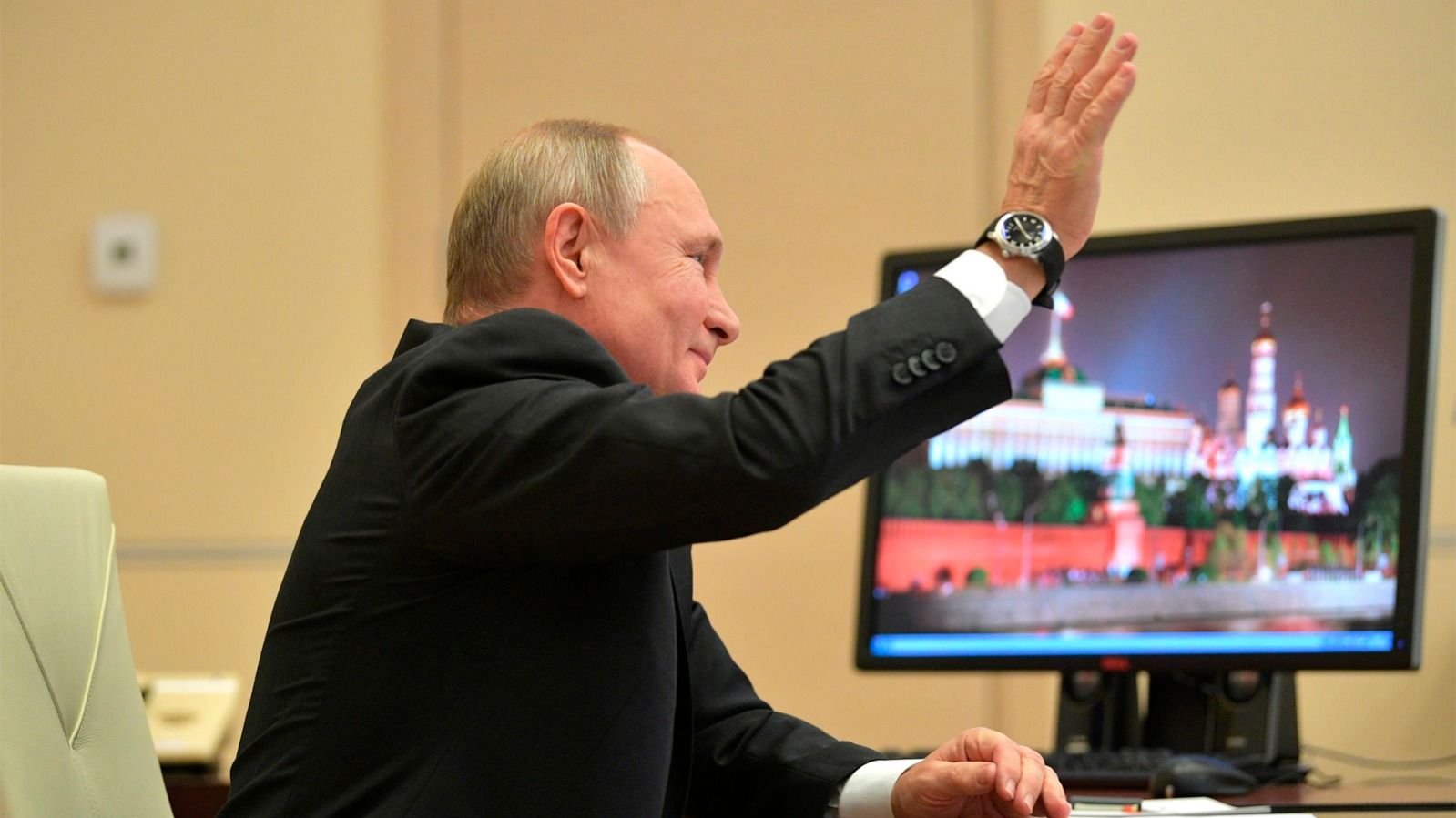 Бывший премьер Израиля Беннет рассказал, как Путин ошеломил его приглашением выпить