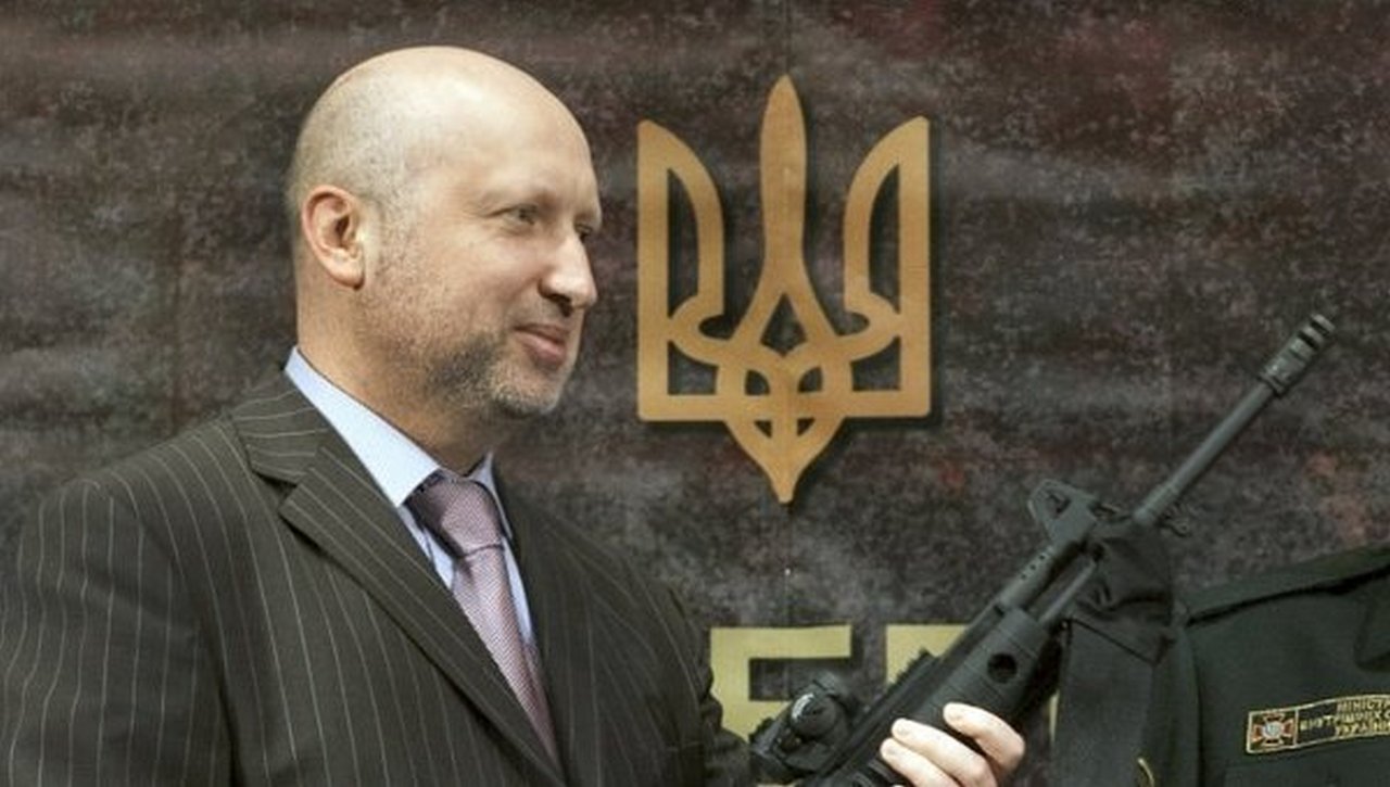 Турчинов призвал убивать представителей ЛДНР, если они прибудут на украинскую территорию Турчинов призвал убивать представителей ЛДНР, если они прибудут на украинскую территорию