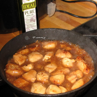 Курица тушеная по-китайски Курица тушеная по-китайски блюда из курицы,китайская кухня,кулинария,мясные блюда