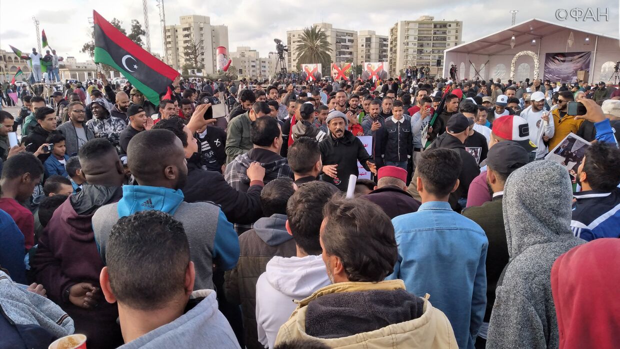 Комиссия по правам человека в Ливии требует ПНС законно проводить митинги