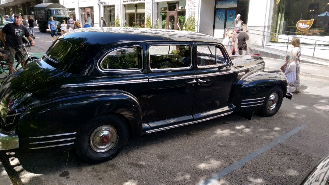 Машинки ещё были...