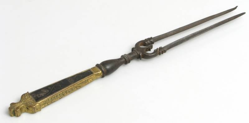 Средневековье на кухне и за обеденным столом Средневековье на кухне и за обеденным столом история