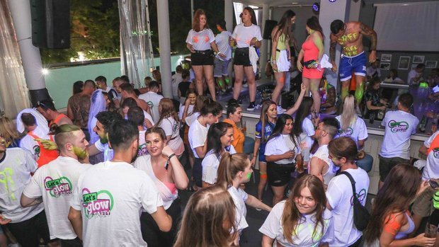 Пьяный Солнечный Берег: как британцы отдыхают и отрываются в Болгарии 