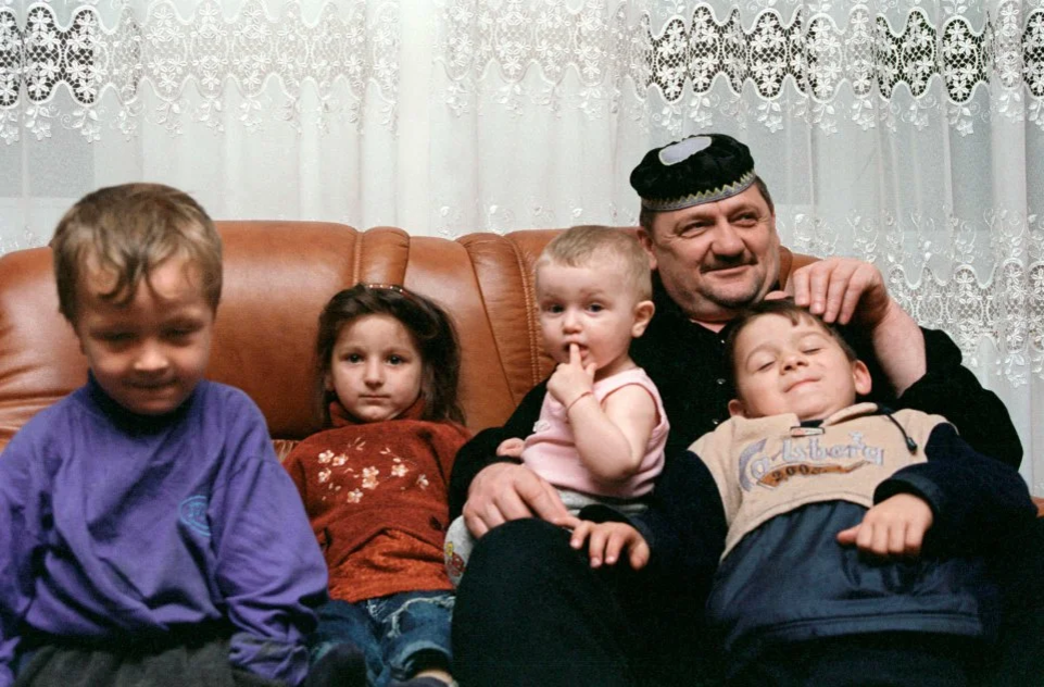Во время первой чеченской войны муфтий Чечни Ахмат-хаджи Кадыров находился в стане ярых противников российской власти. И даже якобы объявлял России джихад.-5