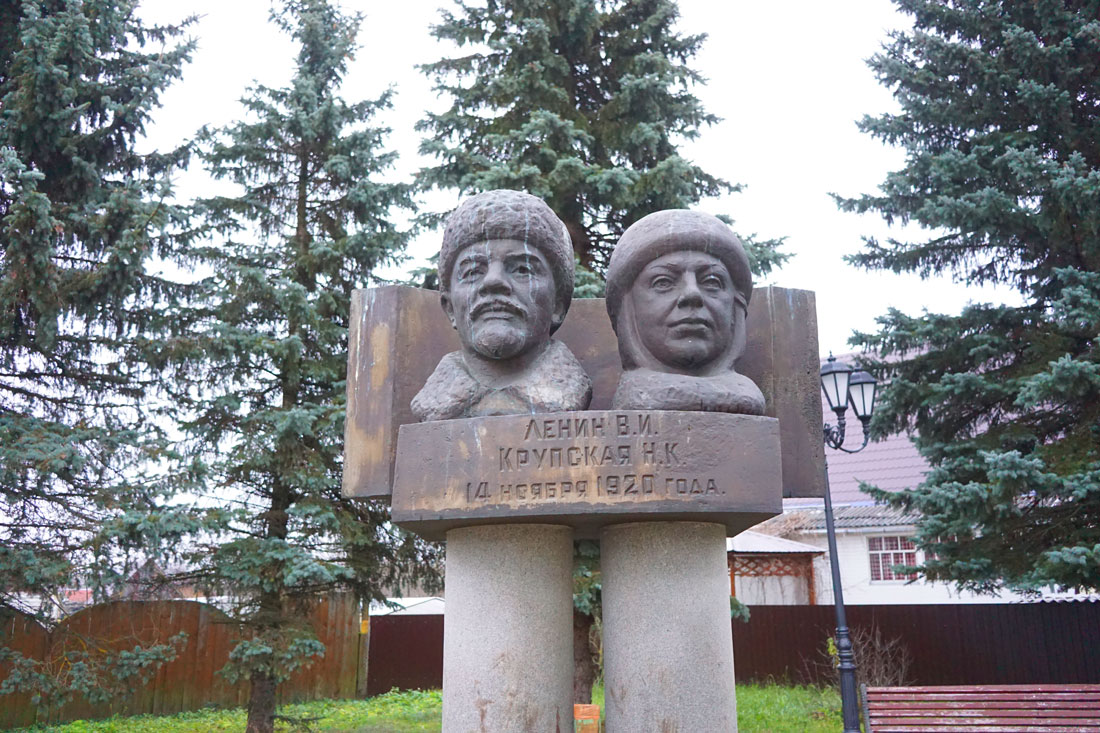 В России всего 4 памятника Ленину с Крупской, а Ленину с Горьким в 5 раз больше В России всего 4 памятника Ленину с Крупской, а Ленину с Горьким в 5 раз больше