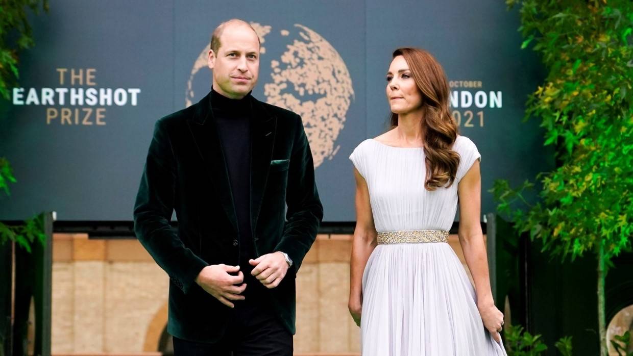 Принц Уильям и Кейт Миддлтон переедут к королеве на время ее восстановления